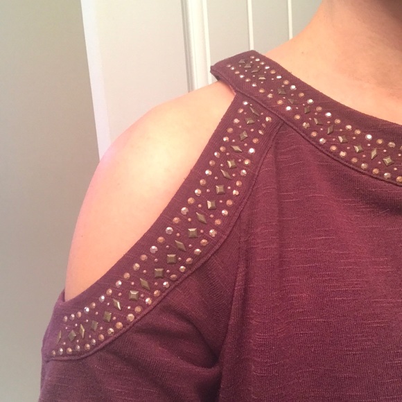 Stunning Sweater w/ Gem detailing - Picture 8 of 8